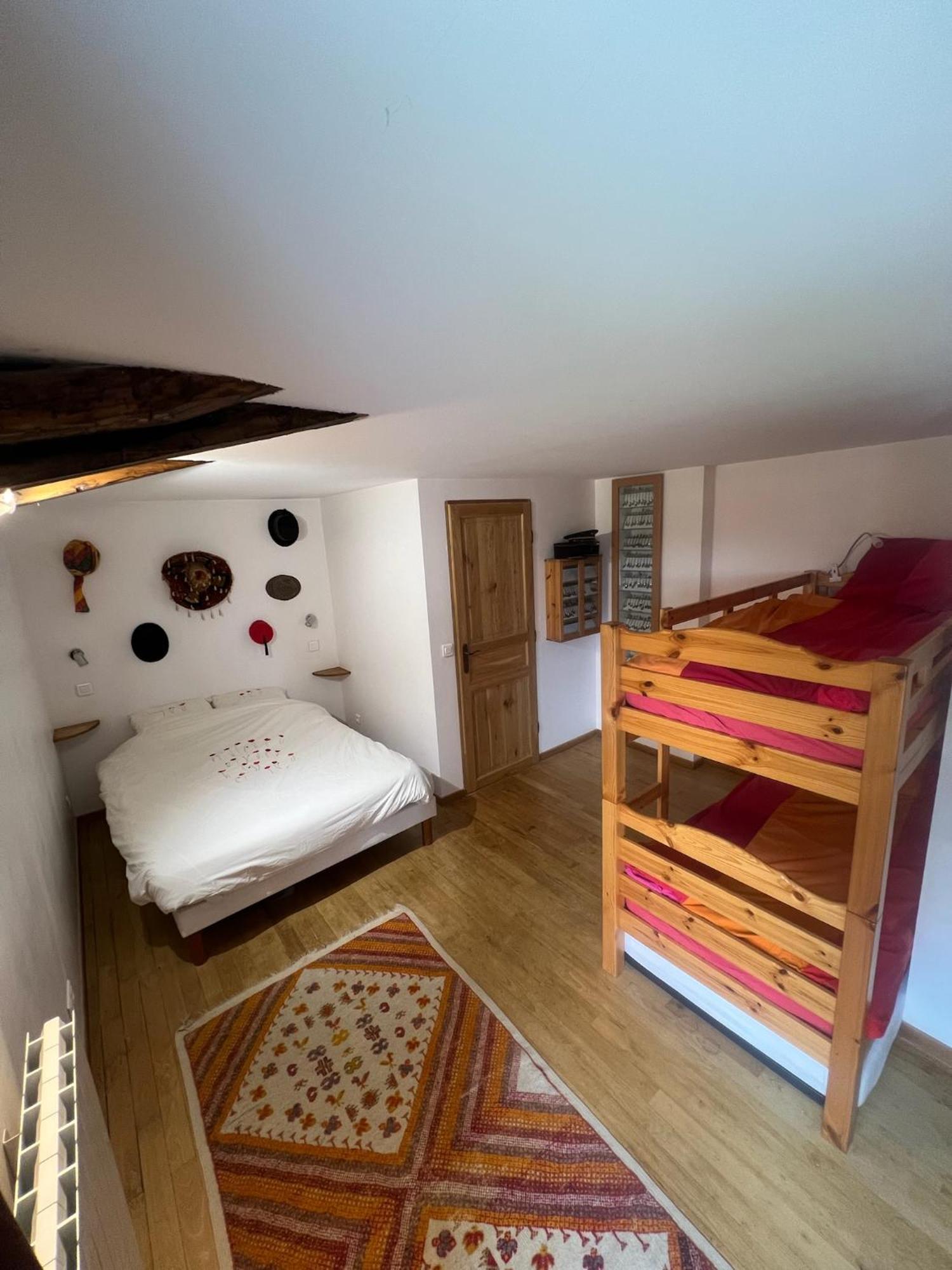 Les Garennes Hotel Saint-Uze Eksteriør billede