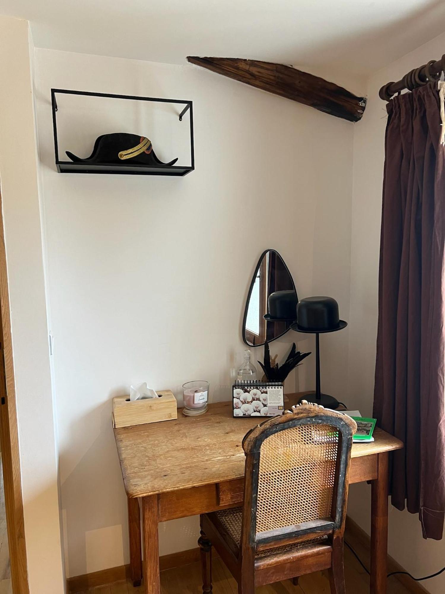 Les Garennes Hotel Saint-Uze Eksteriør billede