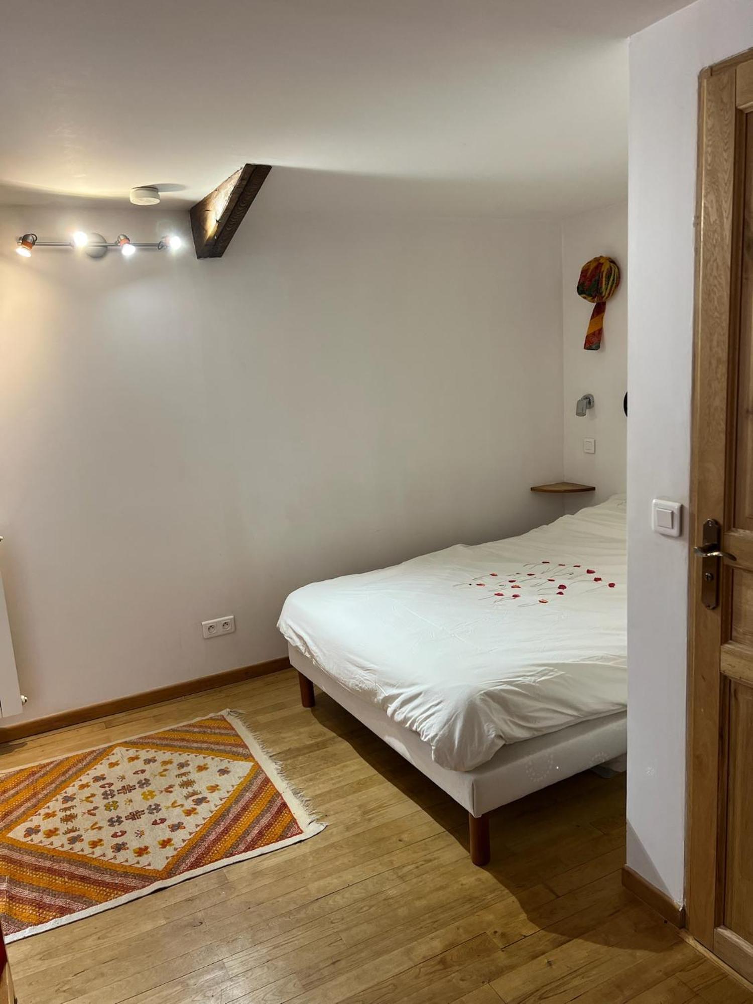 Les Garennes Hotel Saint-Uze Eksteriør billede